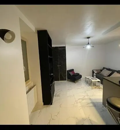 Moderne 15 Apartment *
